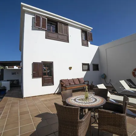 Sensational 3 Bedrooms Myoga Spacious Sun Terrace Outdoor Pool And Bbq Montana Roja Willa *