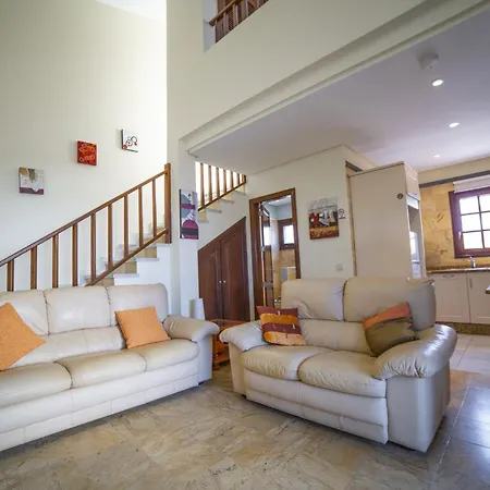 Sensational 3 Bedrooms Myoga Spacious Sun Terrace Outdoor Pool And Bbq Montana Roja Πλάγια Μπλάνκα