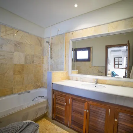 Sensational 3 Bedrooms Myoga Spacious Sun Terrace Outdoor Pool And Bbq Montana Roja Βίλα Πλάγια Μπλάνκα