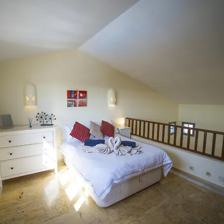 Sensational 3 Bedrooms Myoga Spacious Sun Terrace Outdoor Pool And Bbq Montana Roja Βίλα Πλάγια Μπλάνκα
